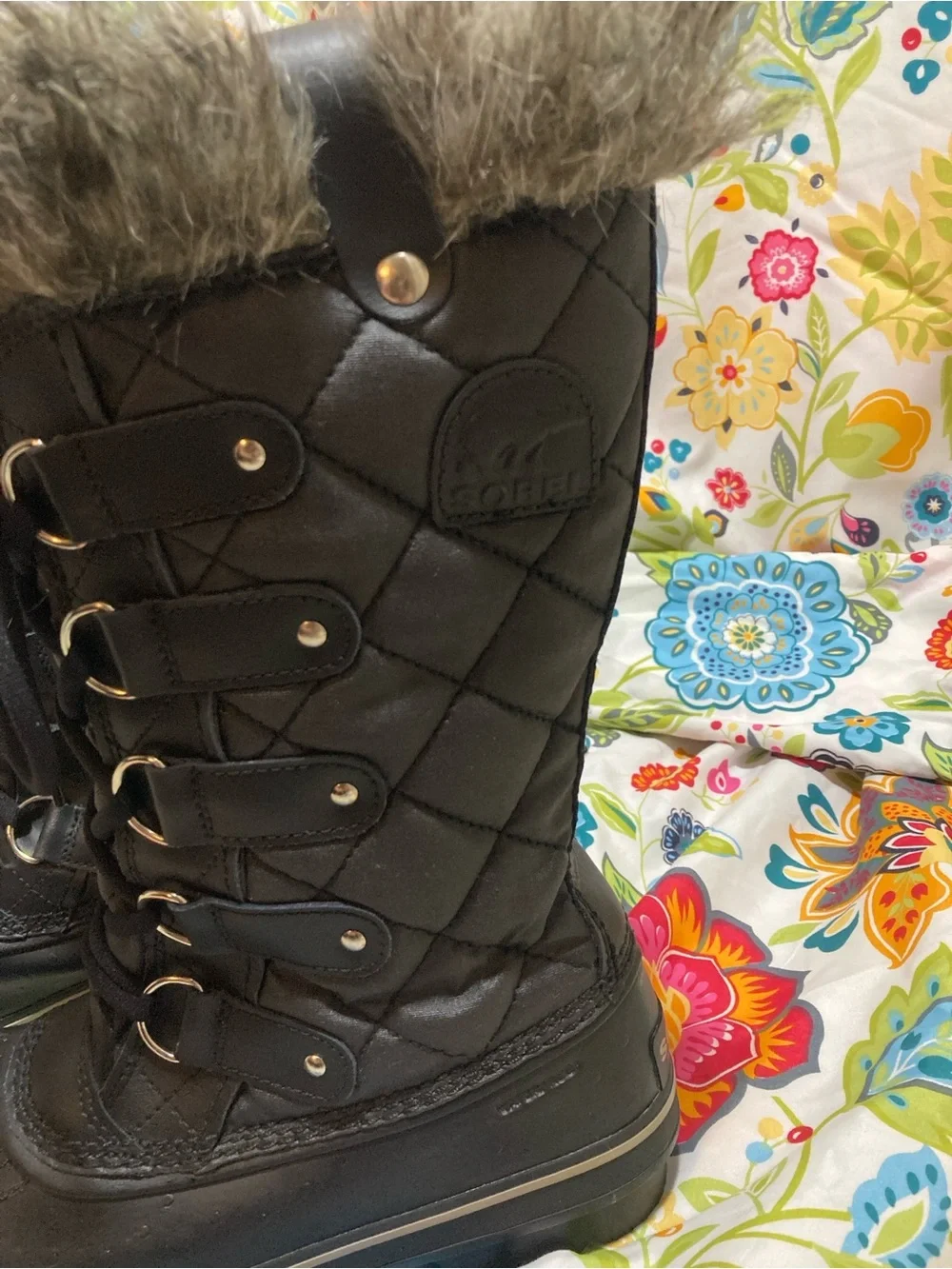 Sorel Women's Tofino II Fur Trim Waterproof Lace Up Black in Size 7.5